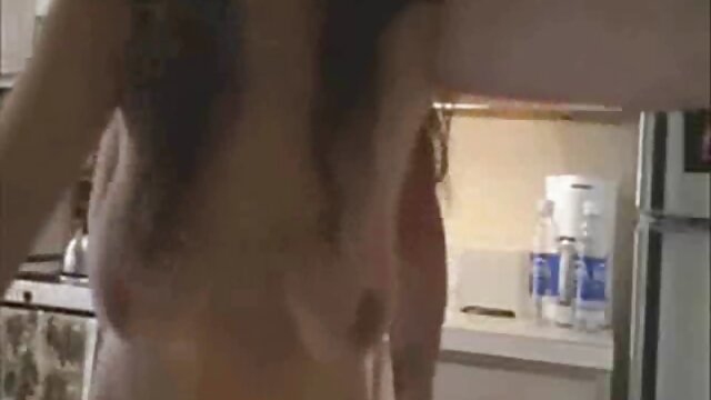 Bigass babe analmente tias en bikini follando golpeó